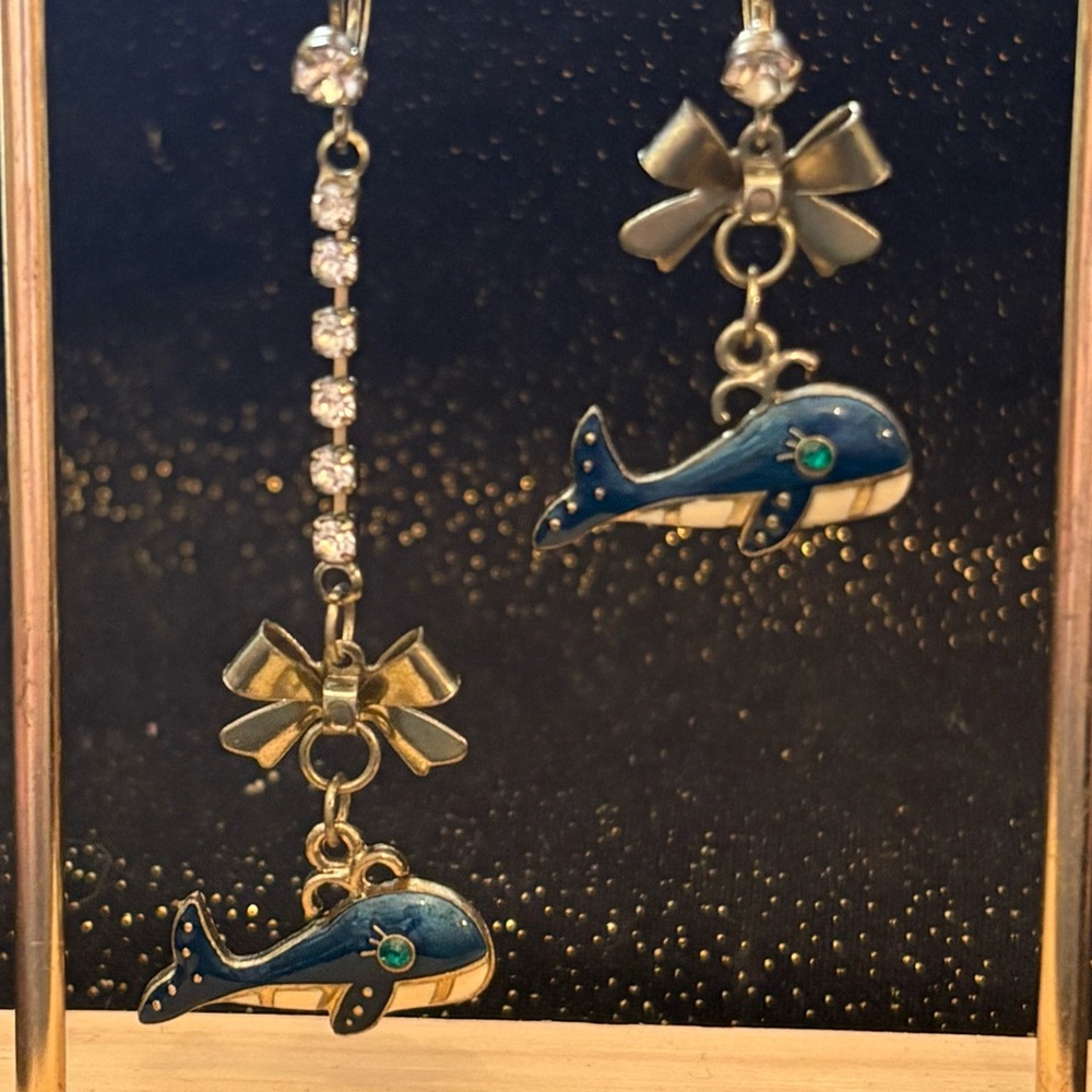 Betsey Johnson Whale Earrings - Picture 1 of 1